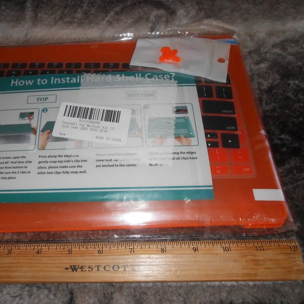 NEW Teryeefi Hard Shell Case 13